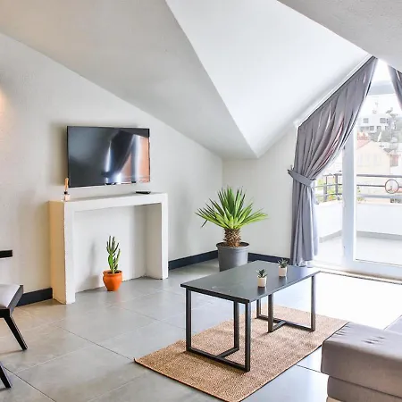 Nodus Tollens Apartment *