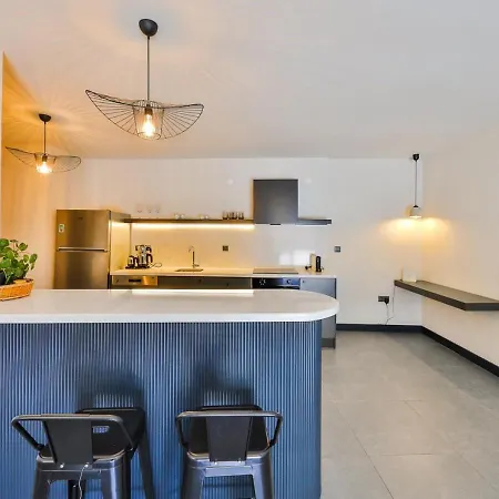 Apartment Nodus Tollens