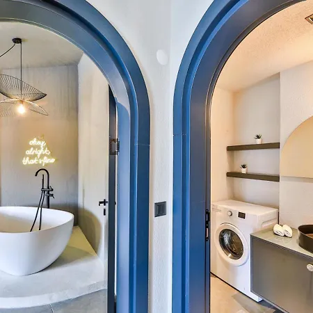 Nodus Tollens Apartment
