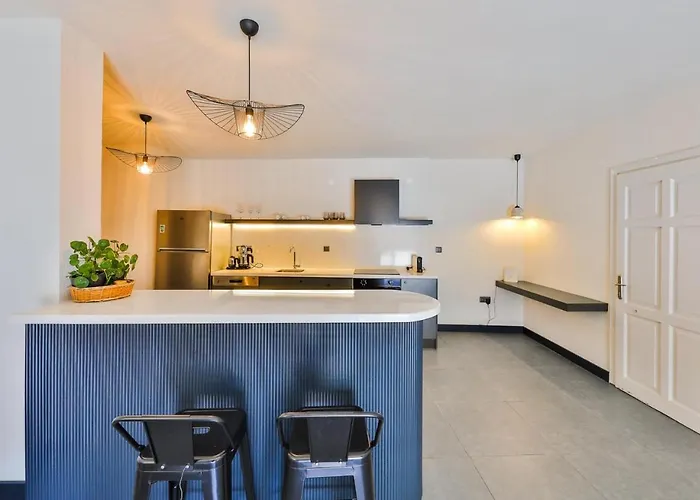 Apartment Nodus Tollens