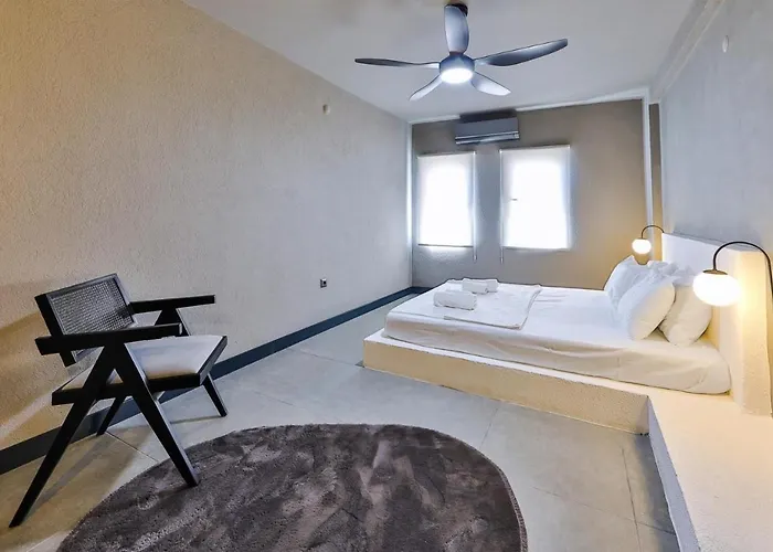 Nodus Tollens Apartment